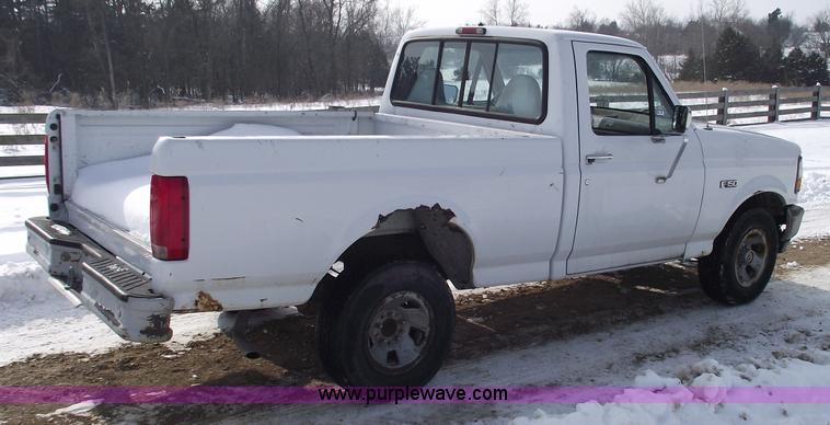 image for item 5535 1996 Ford F150 XL pickup truck