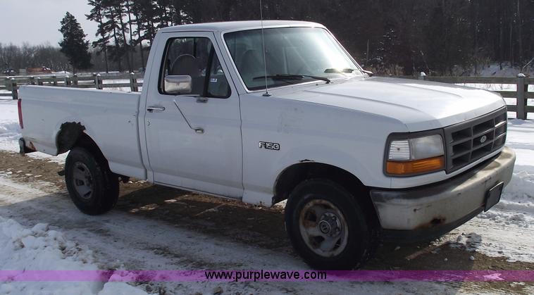 image for item 5535 1996 Ford F150 XL pickup truck