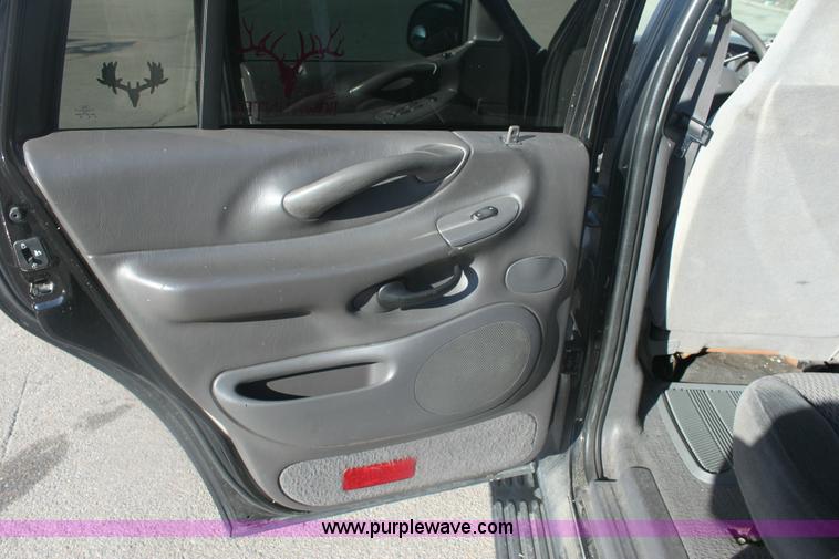 image for item 6272 1999 Ford Expedition XLT SUV