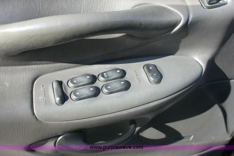 image for item 6272 1999 Ford Expedition XLT SUV