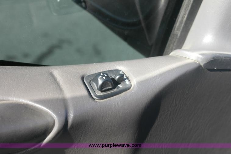 image for item 6272 1999 Ford Expedition XLT SUV