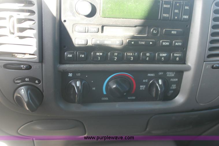 image for item 6272 1999 Ford Expedition XLT SUV