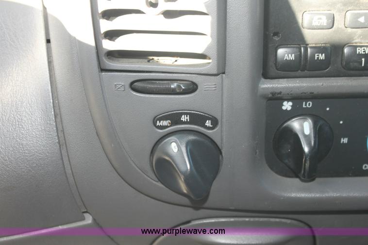 image for item 6272 1999 Ford Expedition XLT SUV