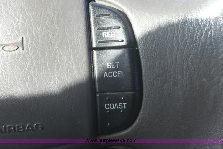 image for item 6272 1999 Ford Expedition XLT SUV