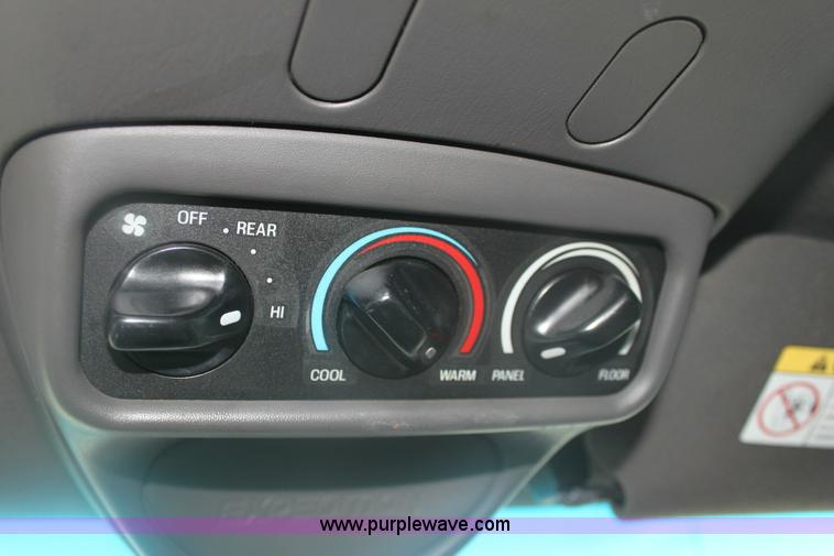 image for item 6272 1999 Ford Expedition XLT SUV