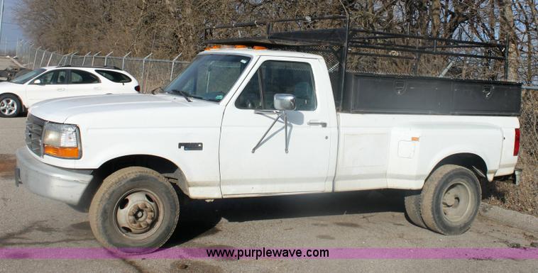 image for item 6273 1995 Ford F350 XL pickup truck
