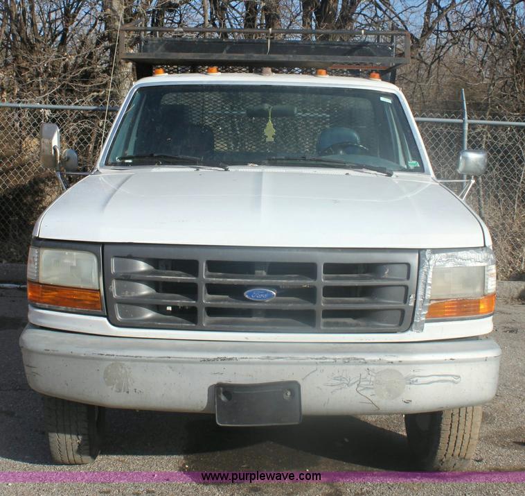 image for item 6273 1995 Ford F350 XL pickup truck
