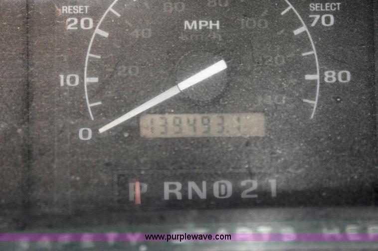 image for item 6273 1995 Ford F350 XL pickup truck