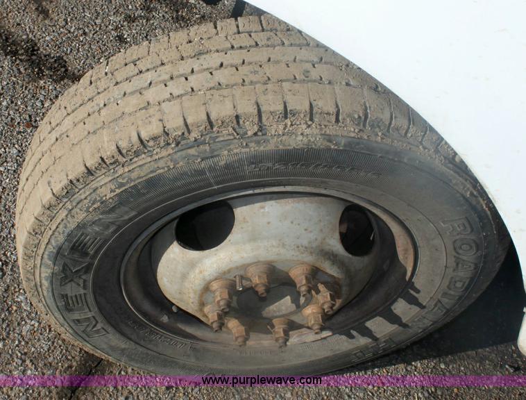 image for item 6273 1995 Ford F350 XL pickup truck