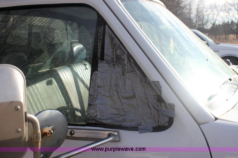 image for item 6273 1995 Ford F350 XL pickup truck