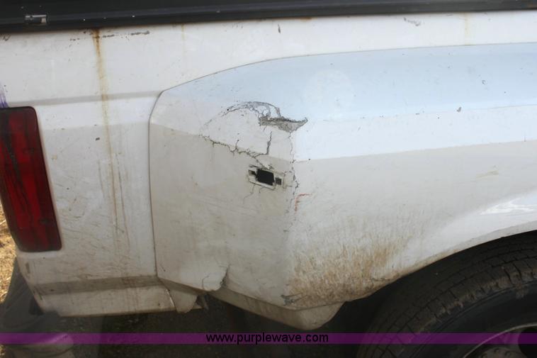 image for item 6273 1995 Ford F350 XL pickup truck