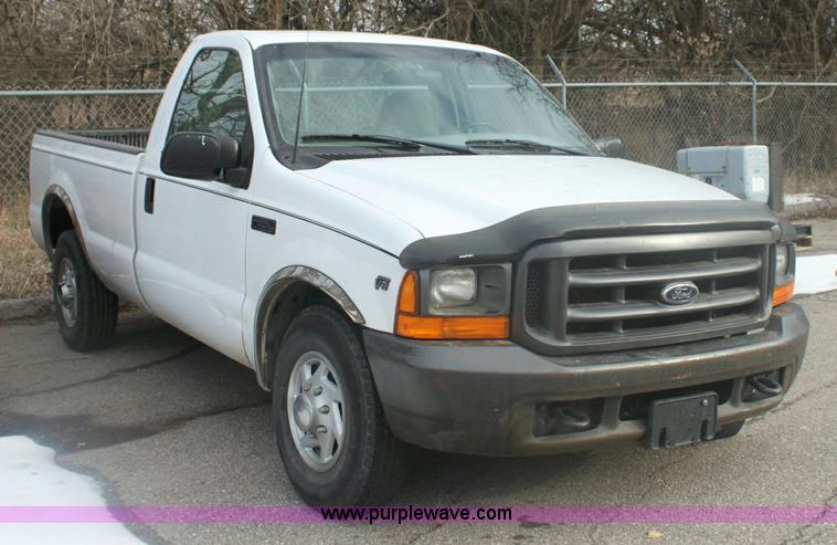 image for item 6275 2000 Ford F250 XL Super Duty pickup truck