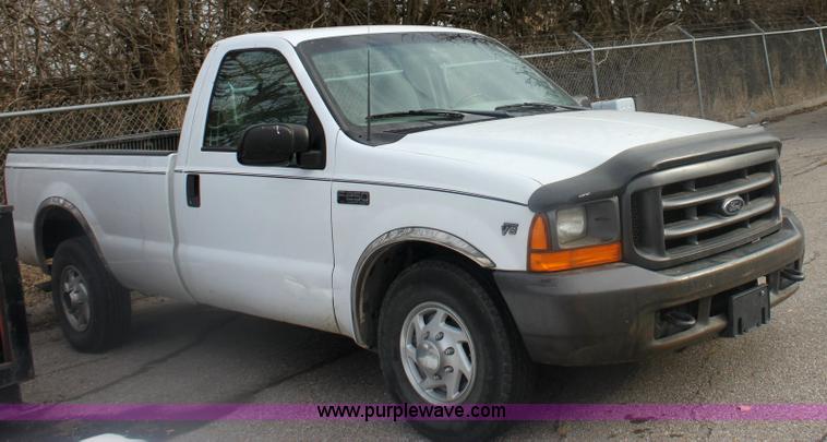 image for item 6275 2000 Ford F250 XL Super Duty pickup truck
