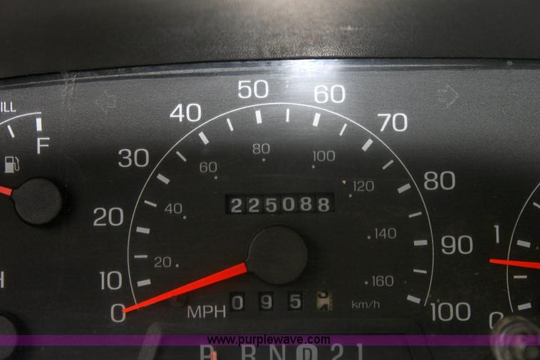 image for item 6275 2000 Ford F250 XL Super Duty pickup truck