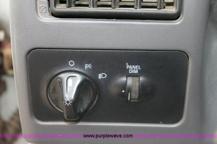 image for item 6275 2000 Ford F250 XL Super Duty pickup truck