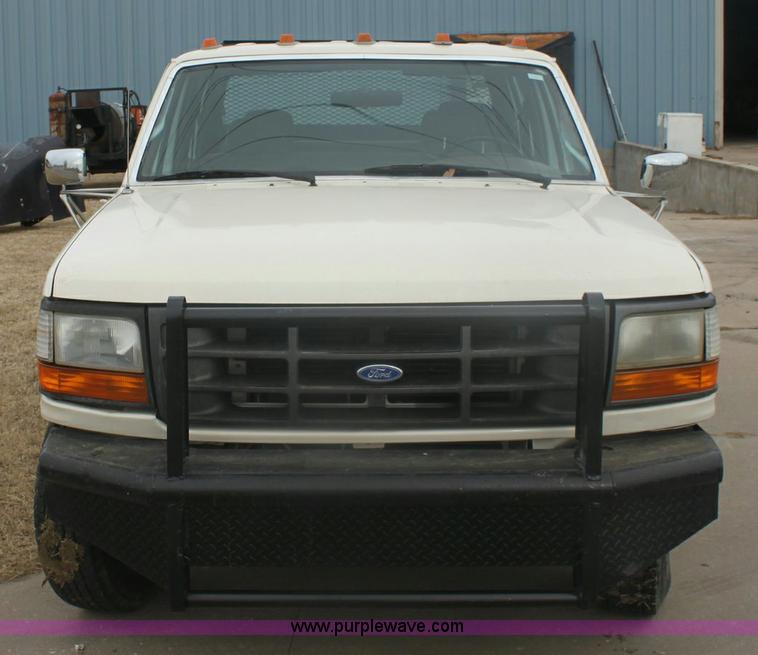 image for item 6279 1996 Ford F350 XL crew cab pickup truck