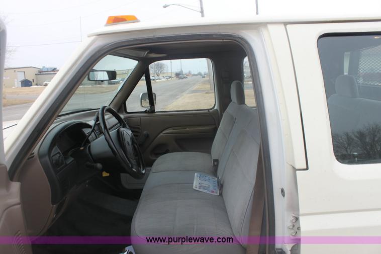 image for item 6279 1996 Ford F350 XL crew cab pickup truck