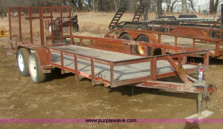 image for item 6827 2002 tandem axle car trailer