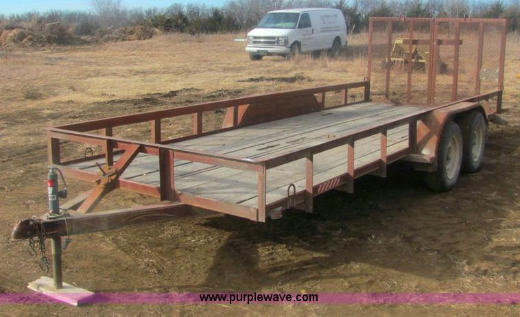 image for item 6827 2002 tandem axle car trailer