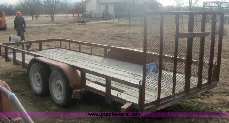 image for item 6827 2002 tandem axle car trailer