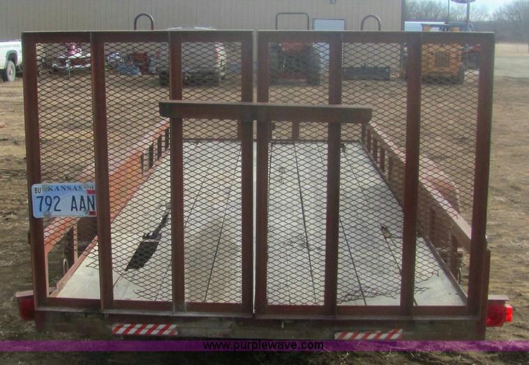 image for item 6827 2002 tandem axle car trailer