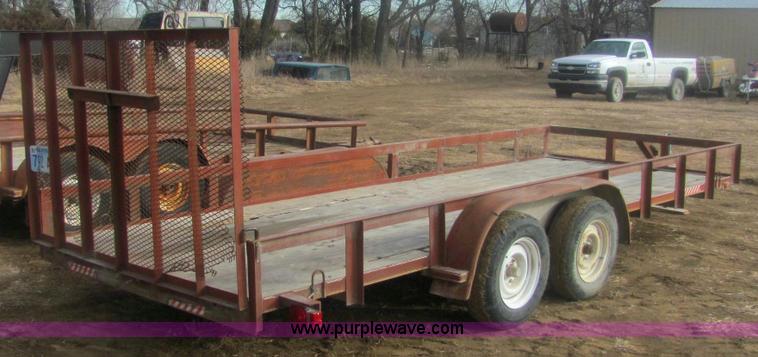 image for item 6827 2002 tandem axle car trailer