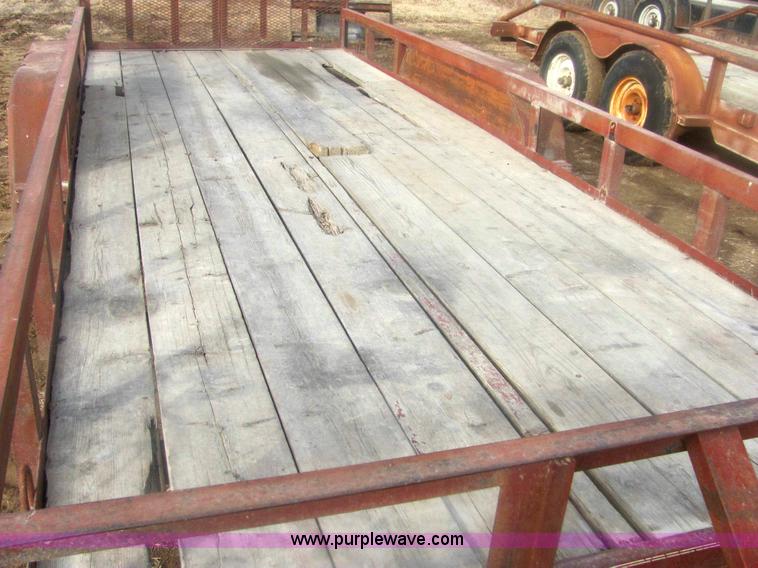 image for item 6827 2002 tandem axle car trailer