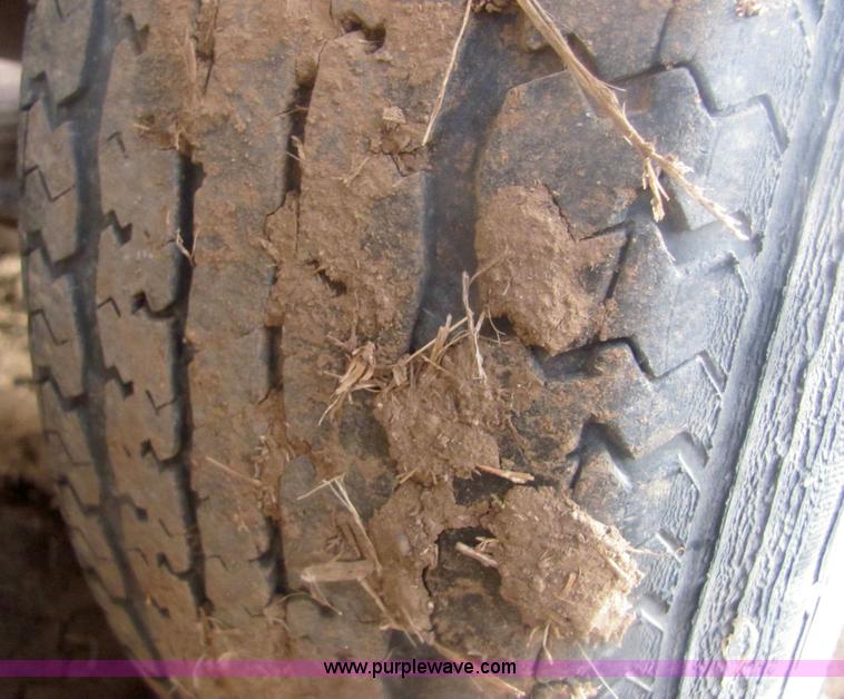 image for item 6827 2002 tandem axle car trailer