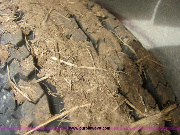 image for item 6827 2002 tandem axle car trailer