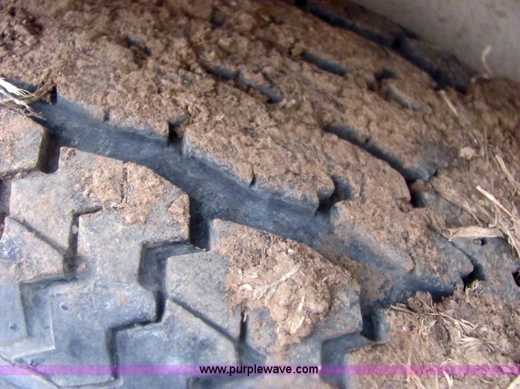 image for item 6827 2002 tandem axle car trailer