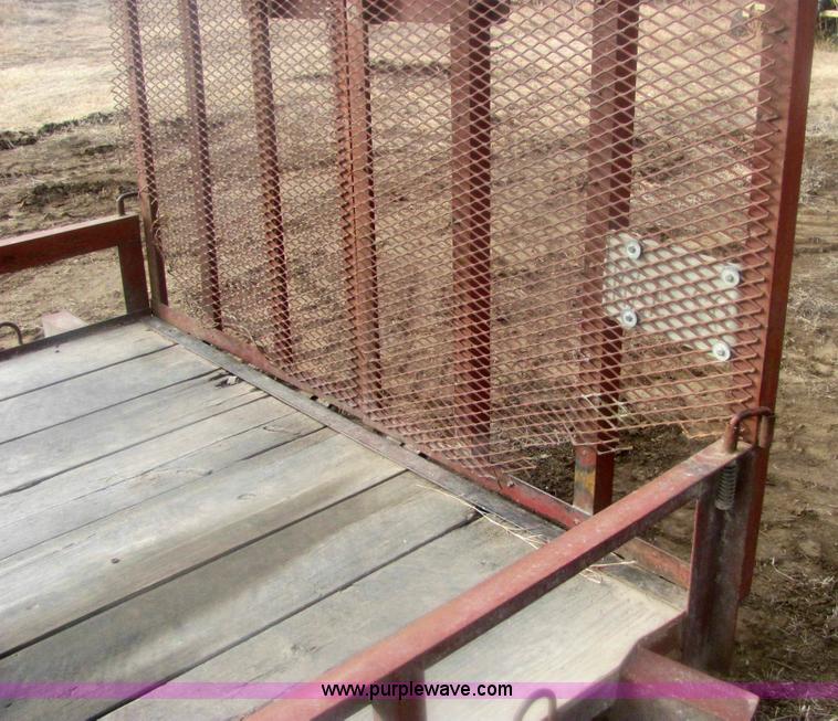 image for item 6827 2002 tandem axle car trailer