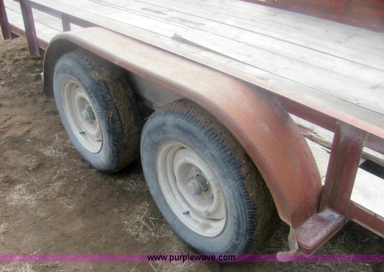 image for item 6827 2002 tandem axle car trailer