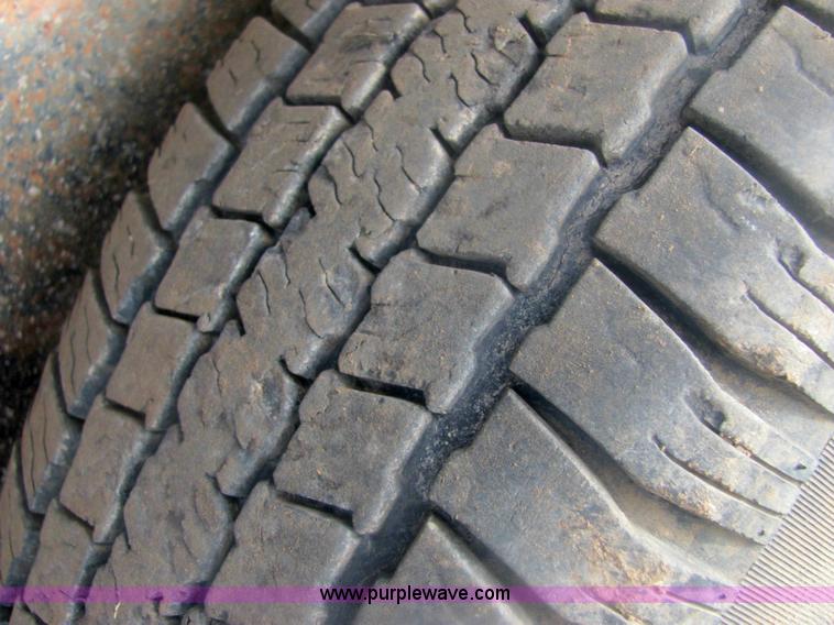 image for item 6829 1990 goose neck tandem axle trailer