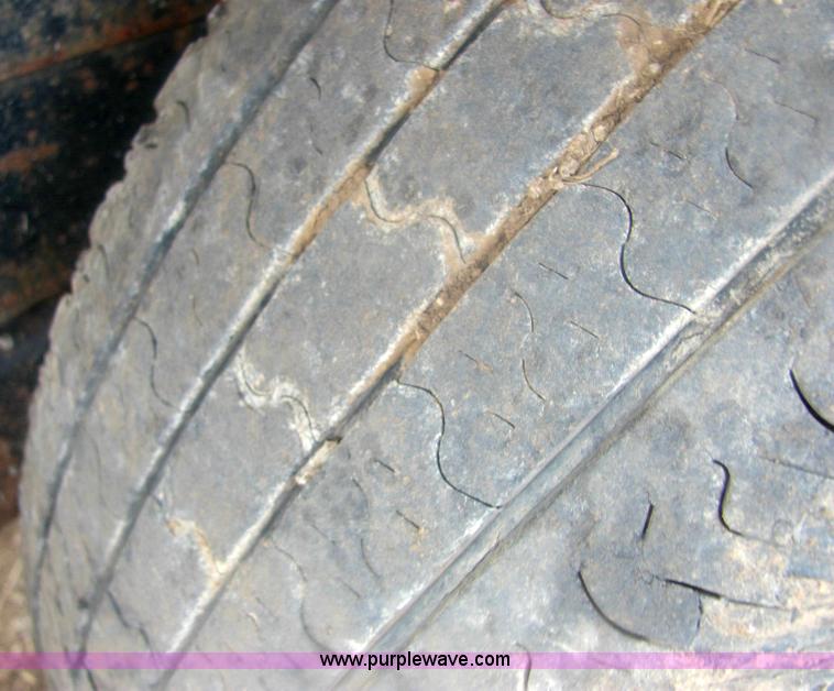 image for item 6829 1990 goose neck tandem axle trailer