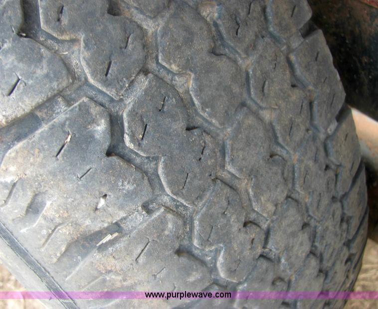 image for item 6829 1990 goose neck tandem axle trailer