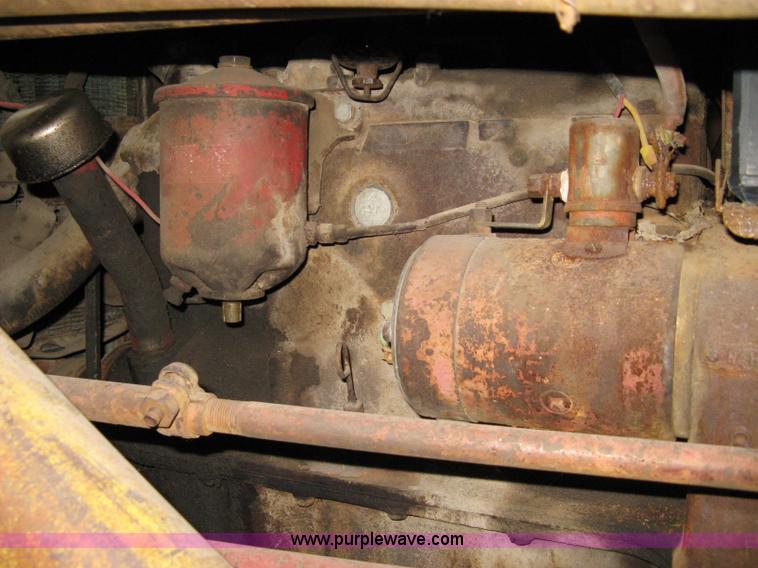 image for item 8111 Ford 8N tractor with loader