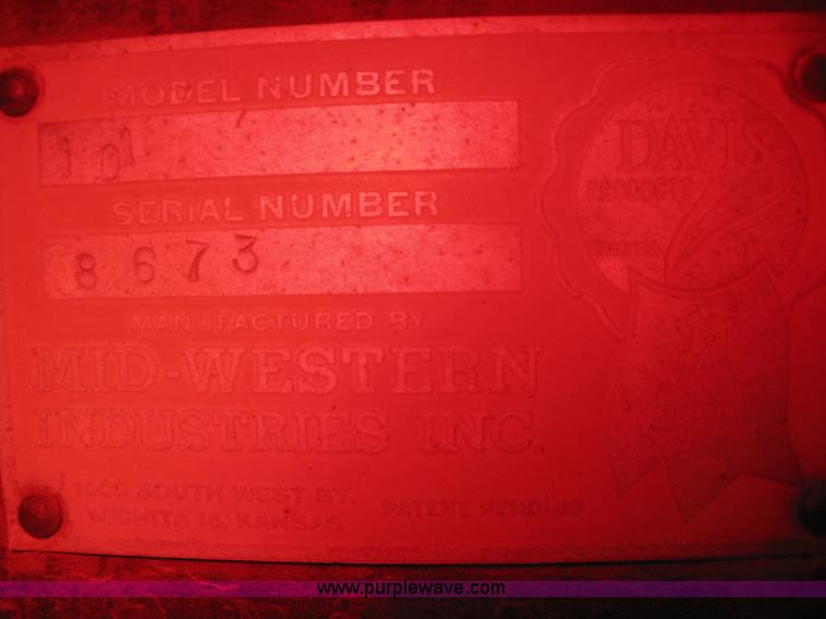 image for item 8111 Ford 8N tractor with loader