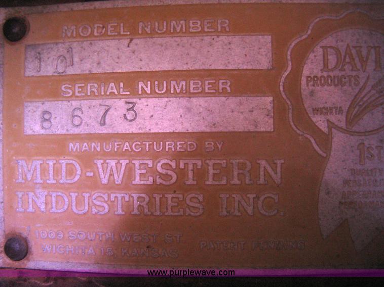 image for item 8111 Ford 8N tractor with loader