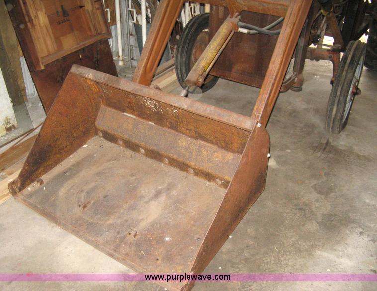 image for item 8111 Ford 8N tractor with loader