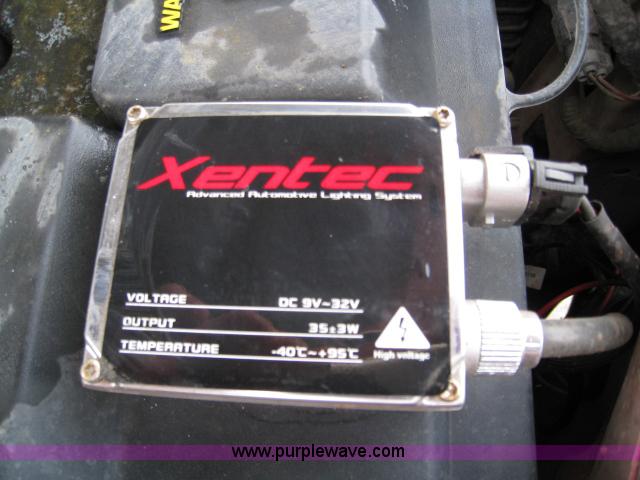 image for item 8114 2000 Ford Expedition Eddie Bauer SUV