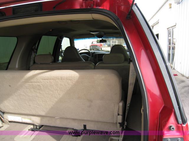 image for item 8114 2000 Ford Expedition Eddie Bauer SUV