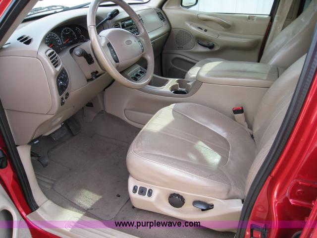 image for item 8114 2000 Ford Expedition Eddie Bauer SUV