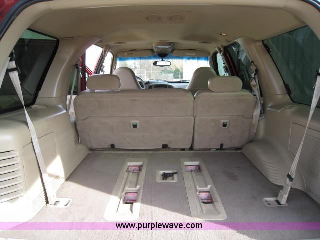 image for item 8114 2000 Ford Expedition Eddie Bauer SUV