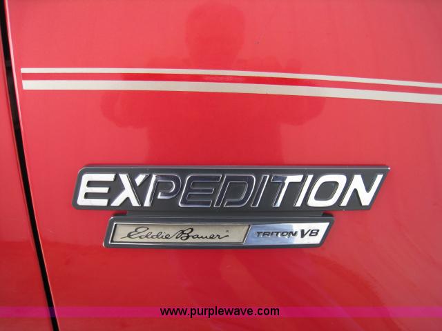image for item 8114 2000 Ford Expedition Eddie Bauer SUV