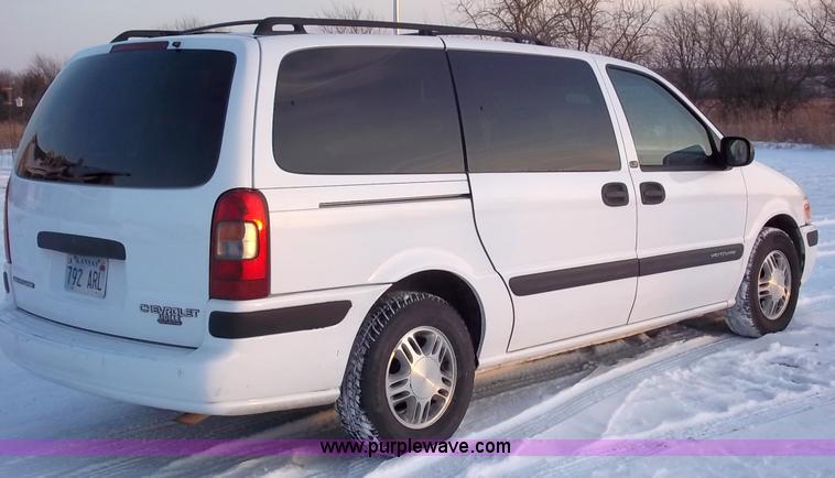 image for item 9002 2001 Chevrolet Venture LS seven passenger mini van