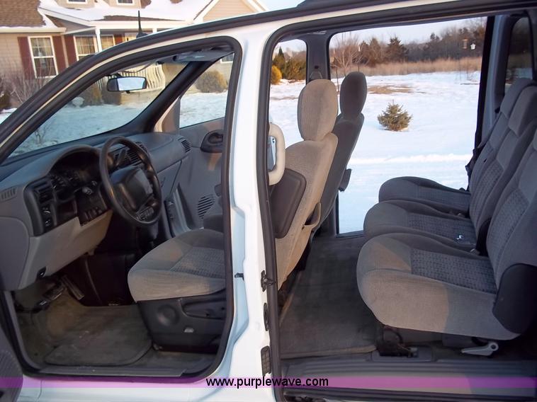 image for item 9002 2001 Chevrolet Venture LS seven passenger mini van