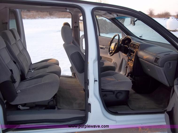 image for item 9002 2001 Chevrolet Venture LS seven passenger mini van