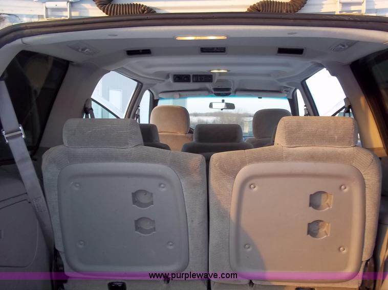 image for item 9002 2001 Chevrolet Venture LS seven passenger mini van