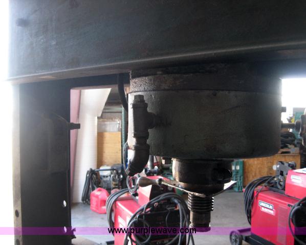 image for item 9597 Hydraulic shop press