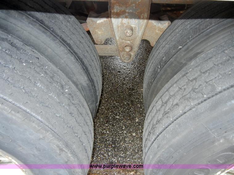 image for item 2413 1996 Wabash SA-102-CW 48' van trailer with interior shelving